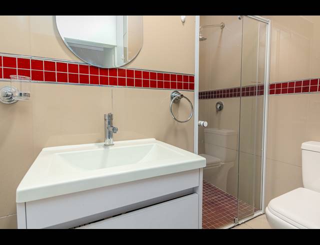 6 BEDROOM FREESTANDING TO LET IN TABLE VIEW
